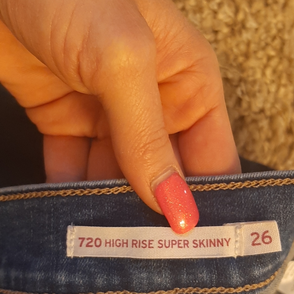 Levi's - Picture 2 of 5